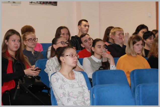 5 декабря для студентов ИСТР состоялась лекция «Литературные истоки Нового года»