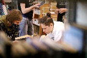Обслуживание читателей в читальных залах и на абонементе
Фотограф(ы): Н. Ю. Машутина