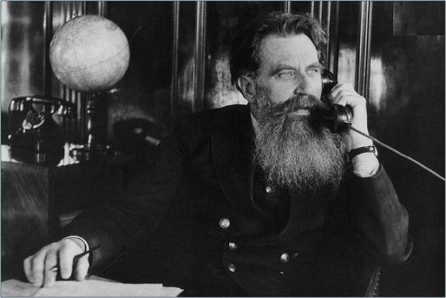 Виртуальная выставка к 135-летию со дня рождения Отто Юльевича Шмидта (1891–1956) Виртуальная выставка к 135-летию со дня рождения Отто Юльевича Шмидта (1891–1956)