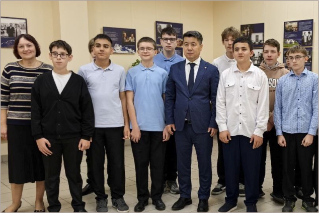 24 сентября в библиотеке состоялось открытие выставки  «Вселенная Чингиза Айтматова»