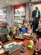Экскурсия для участников выставки детского творчества «Будущее начинается здесь». Фотограф: Е. А. Данилина